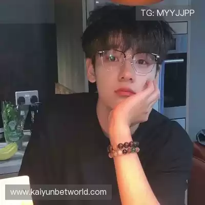 黄婧茵